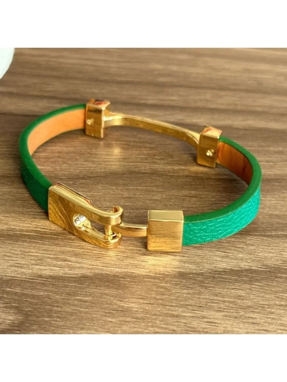 Green leather Bracelet Q707